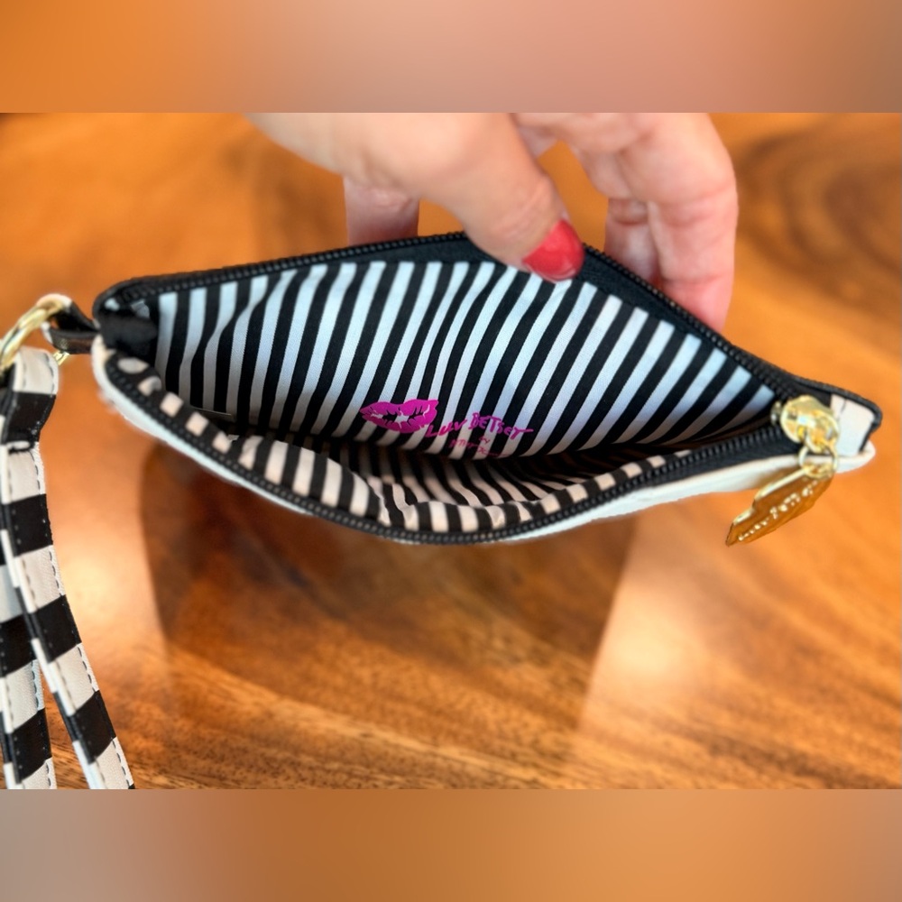 Betsey Johnson Multicolor LOVE Clutch - Picture 3 of 8